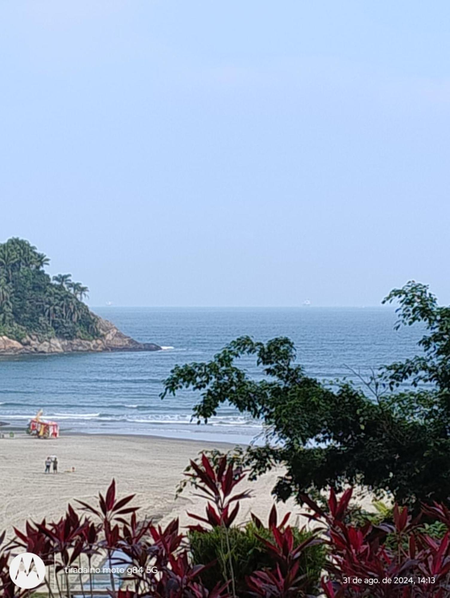 De Frente A Praia, Pe Na Areia Com Wi-fi Loftjm Com 01 Vaga De Garagem Sujeita A Disponibilidade * Santos (Sao Paulo)